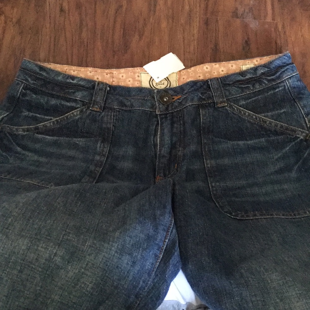 Woman’s short - Picture 3 of 4